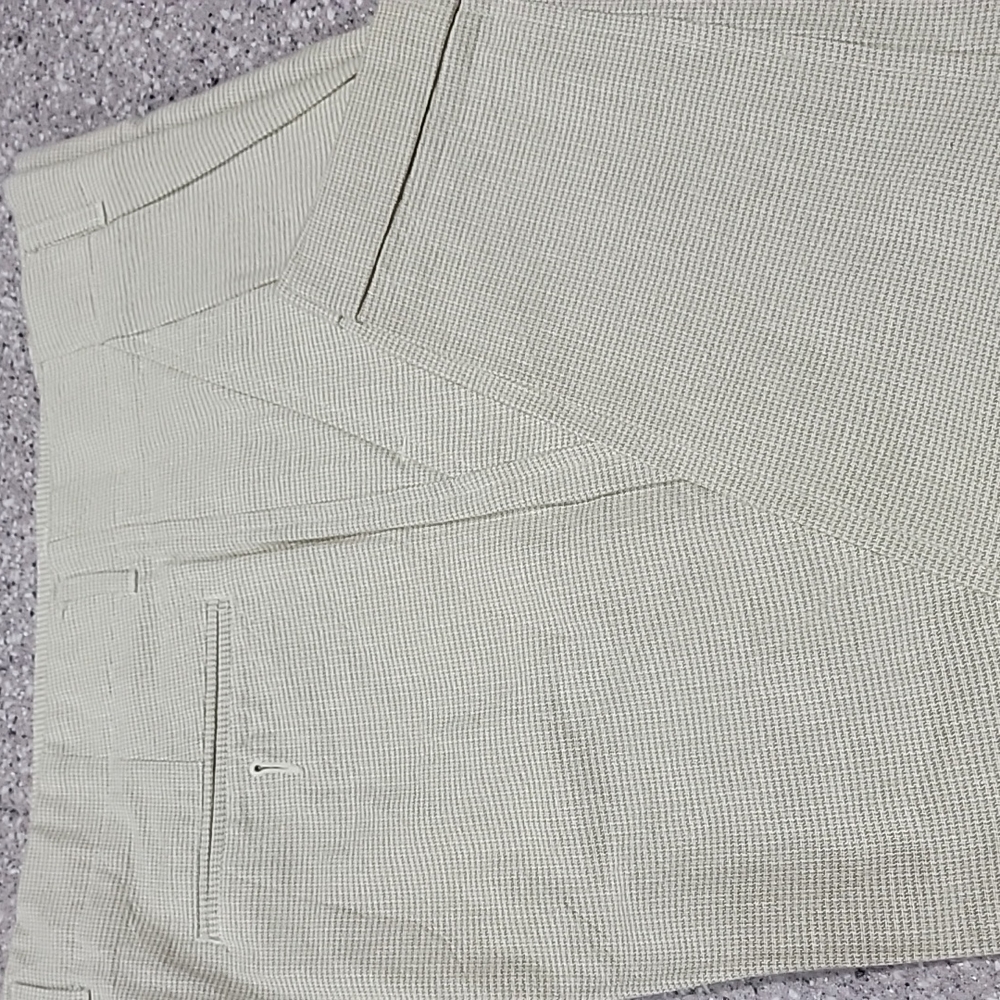 Men's Claiborne lighter weight 100% cotton pants. S. 36, cuffed at L. 29.